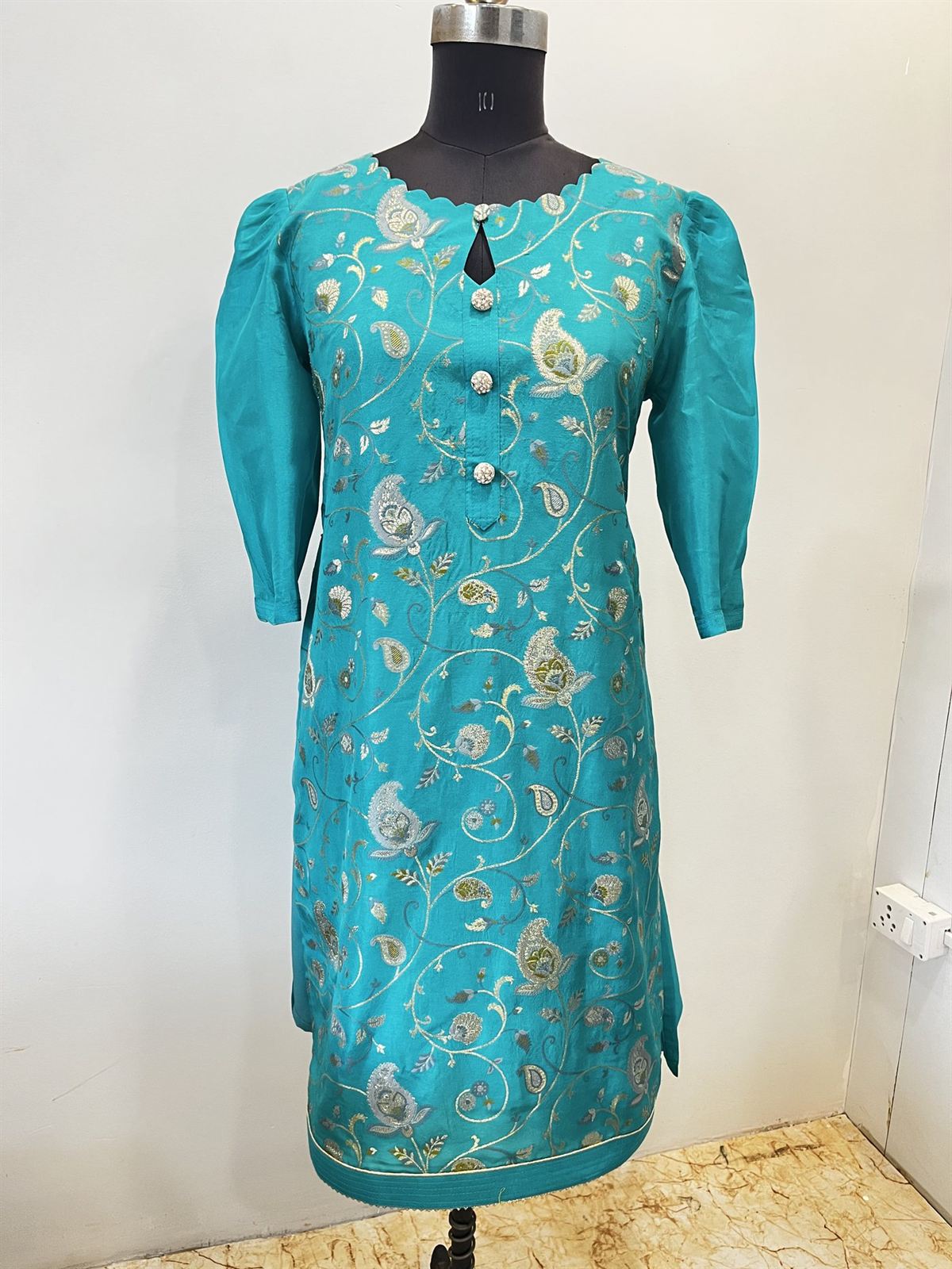 Turquoise kurta with paisley embroidery
